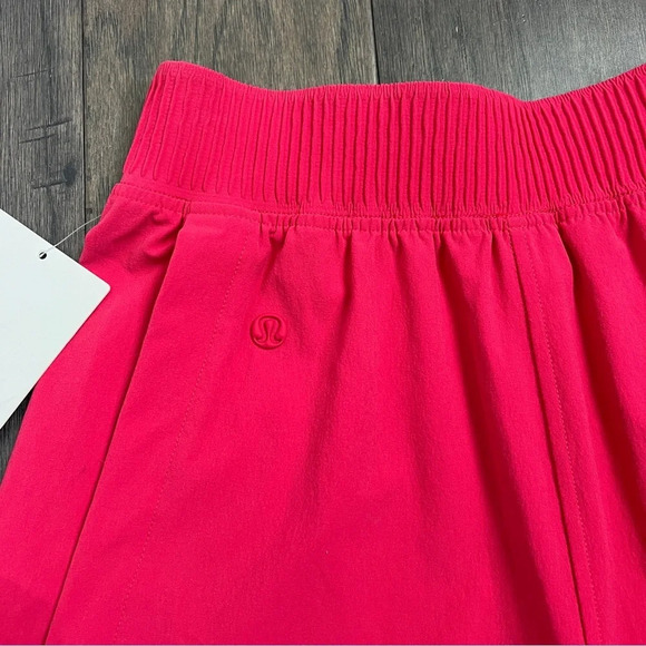Lululemon NWT Stretch Woven Relaxed-Fit High-Rise Short 4" Cherry Mist - Picture 4 of 9